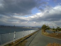 湖畔を散歩