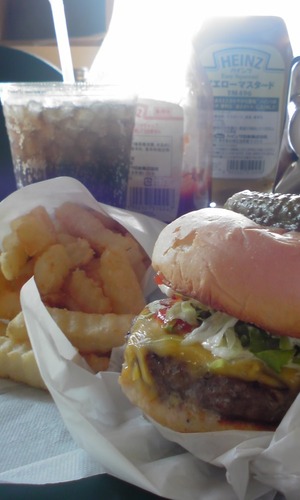 ＪＯＨＮＮＹ’Ｓさんでランチ・・・の巻