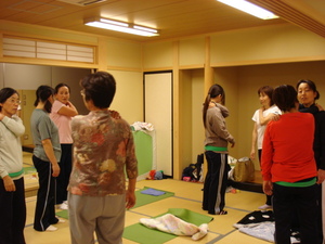 みをつくし文化センター　「美姿勢になる骨盤体操」