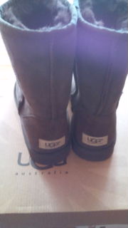 ＵＧＧ チョコレート色