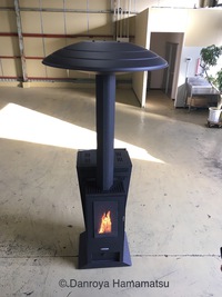 電気の要らない移動のできるペレット燃料式パティオヒーター 2022/01/28 10:45:53