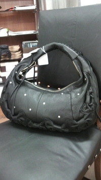 TRES PAPILLON SHOULDER