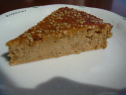 ゴマときな粉のケーキ