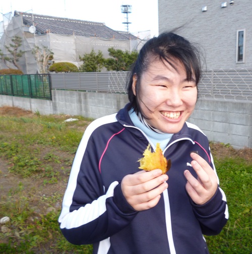 焼き芋を楽しみました♪