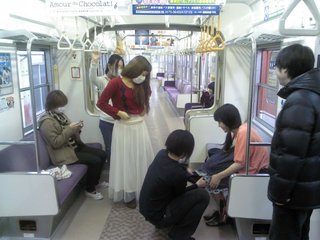 電車内に女子学生がいっぱい えんてつコミュニケーションズ 旧えんてつ広告課 ブログ ニュース