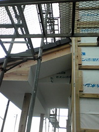 玄関の軒天ケイカル板！ 2011/05/31 18:09:39