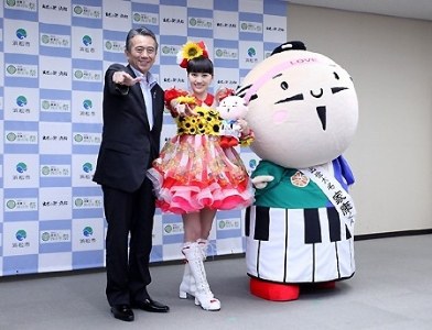 浜松の親善大使にももクロの百田夏菜子さん就任！