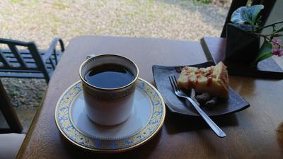 コーヒー飲みに行ってきました