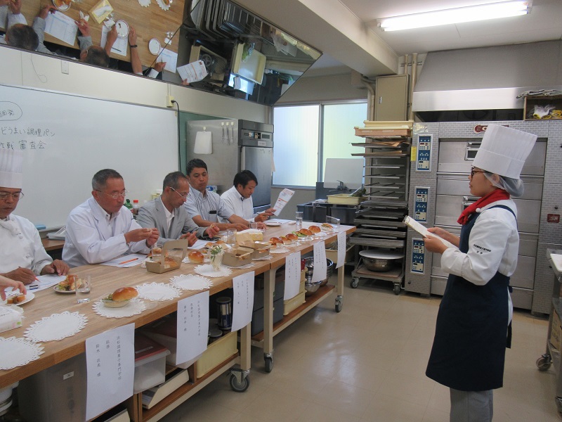 浜松のどうまいパン大作戦！商品化に向けて審査が行われました。