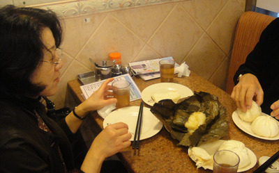 香港市街地を歩く（市場の朝食編）