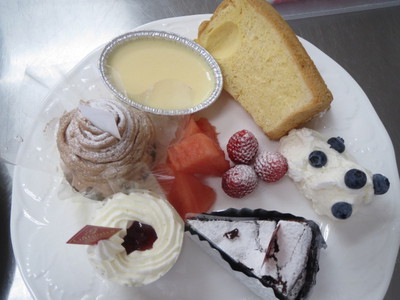”お任せケーキセット”大人気です！