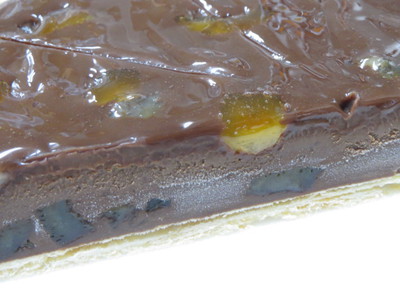 【新発売】オレンジがゴロゴロ　とろける生チョコケーキ