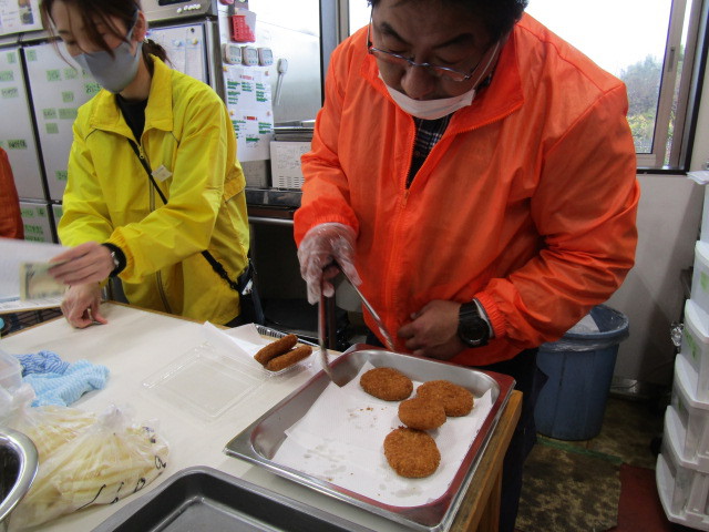 揚げ物大好きはんくろう屋台村