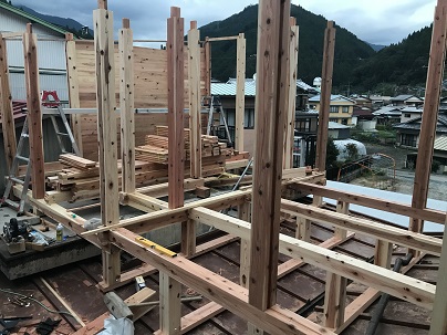 水窪で板倉