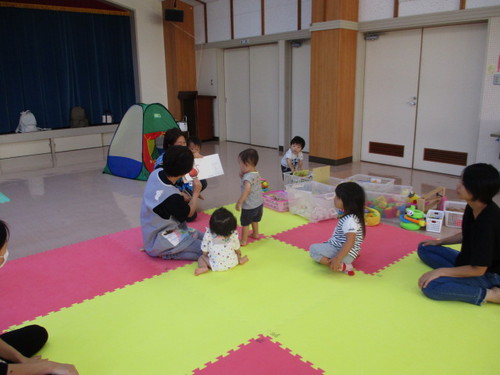 おままごとが大人気の さんさん広場♪