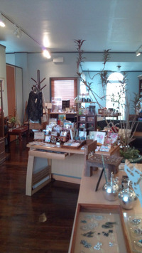 ワイヤーアクセサリー　店頭販売開始