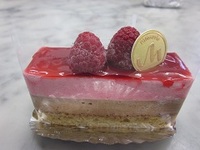 木いちごのケーキ（ラクテ　ノワゼット　フランボワーズ） 2012/02/12 09:30:00