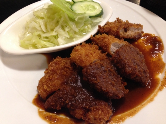 とんかつ　　とし峰さん　で　お食事　　　☆
