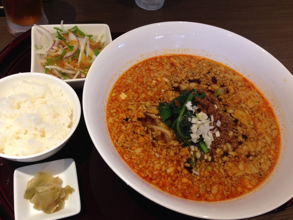 四川飯荘　　尾林　さん　で　ランチ　☆