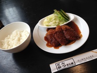 とんかつ　　とし峰　さん　で　　ランチ　　　☆
