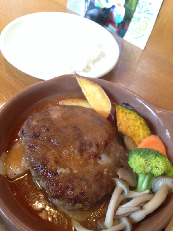 グリル　　ヒネもス　さん　で　　ランチ　☆