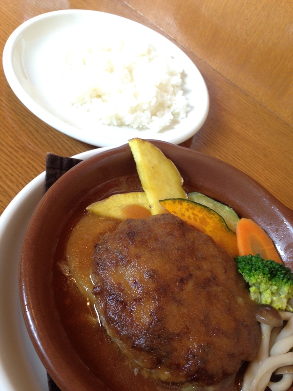 グリル　ヒネもス さん　　で　　ランチ　☆