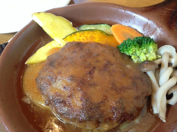 グリル　ヒネもス さん　　で　　ランチ　☆
