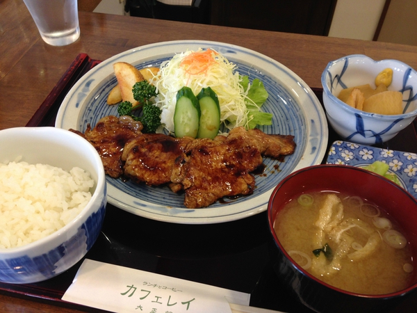 カフェレイ　　大正館　　さん　で　ランチ　☆