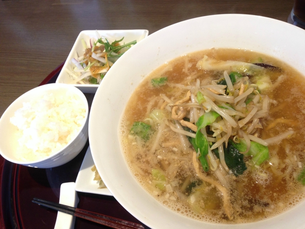 四川飯荘　　尾林　さん　で　ランチ　　☆