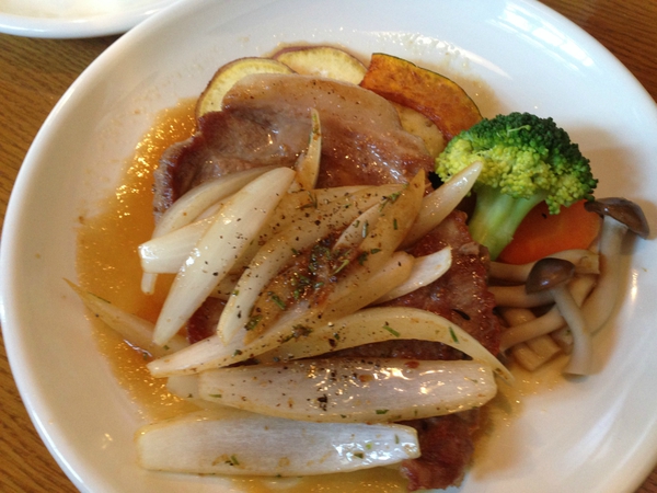 グリル　　ヒネもス　さん　で　　ランチ　☆