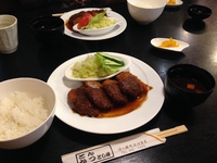 とんかつ　　とし峰　さん　で　　ランチ　　　☆