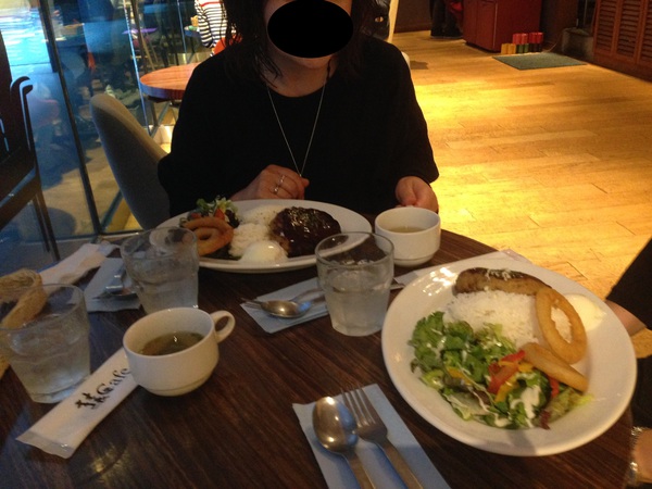 猿　Ｃａｆｅ　　さん　で　ランチ　☆