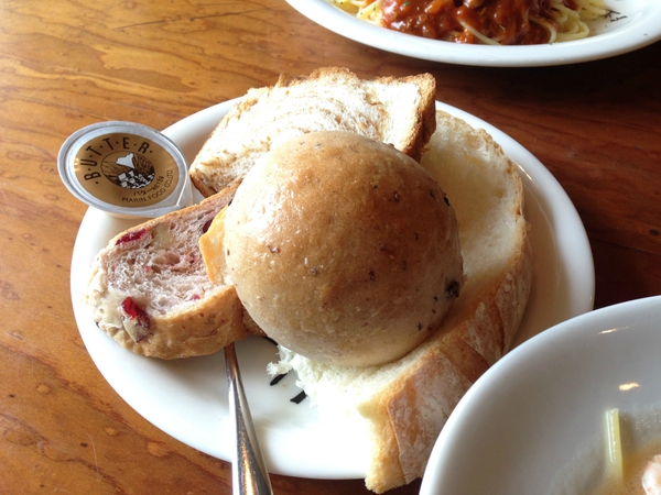 焼きたてパンとカフェの店 　　江戸屋　さん　☆