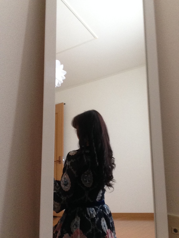 ばっさり　切って　　　黒髪　に　　☆