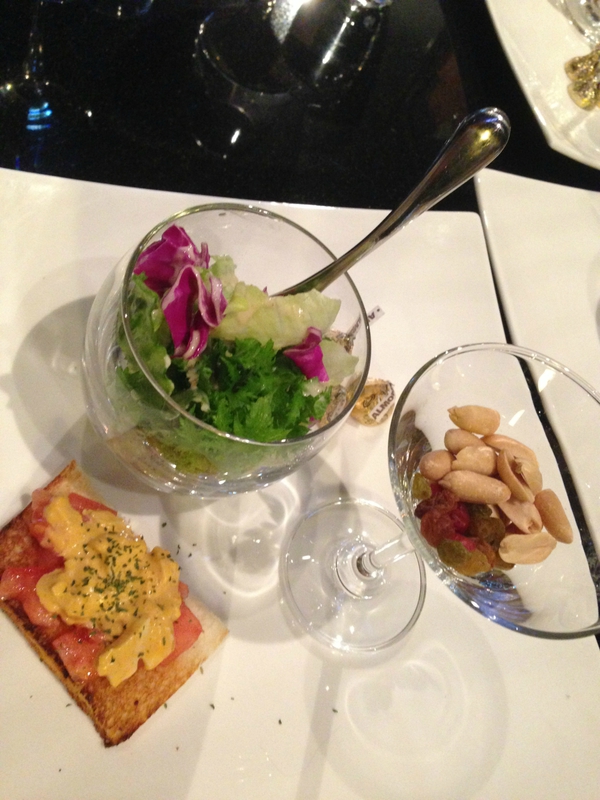 カフェ　　サガン　　さんで　　お茶ＴＩＭＥ　☆