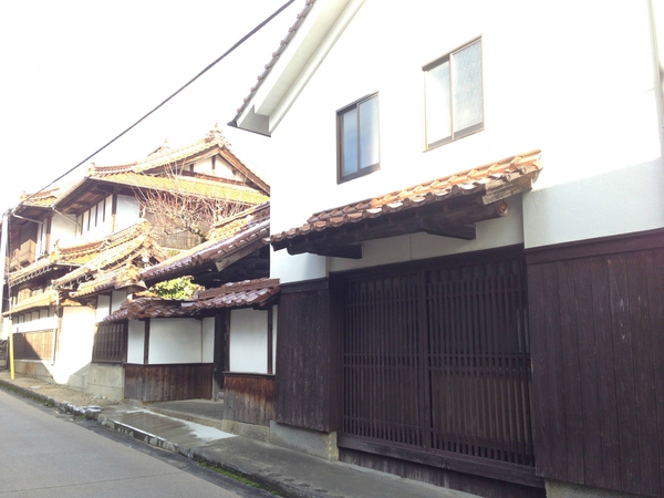 白市の　町並み　　を　　テクテク　　☆