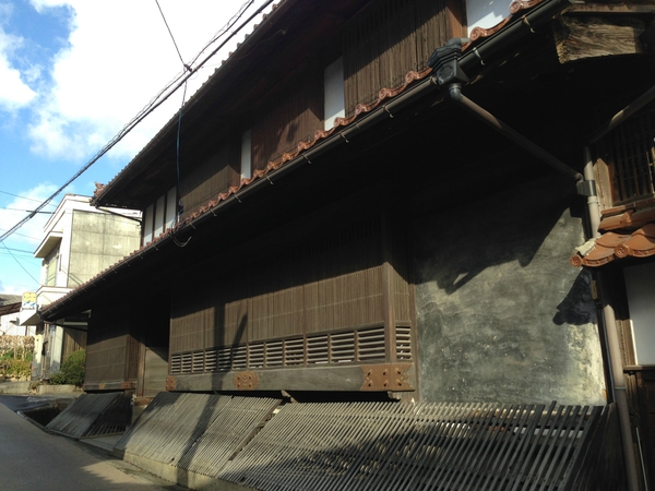白市の　町並み　　を　　テクテク　　☆