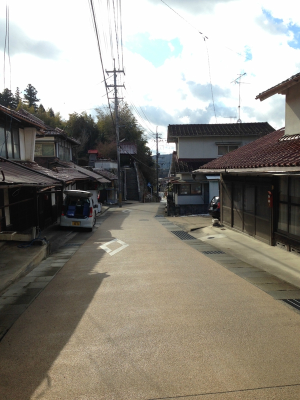 白市の　町並み　　を　　テクテク　　☆