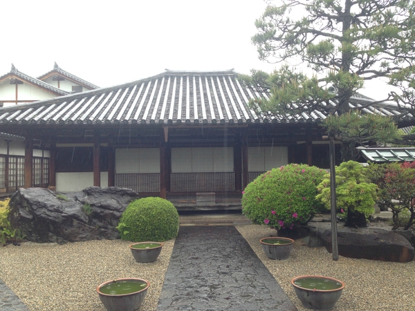 新薬師寺　　から　　十輪寺　　テクテク　☆