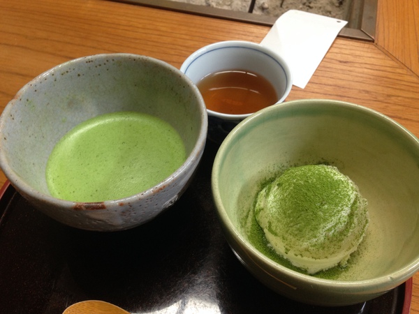 三星園上林三入本店さんで　　一休み　☆