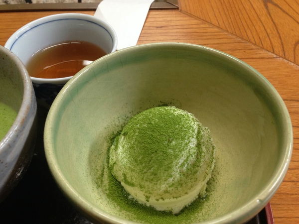 三星園上林三入本店さんで　　一休み　☆