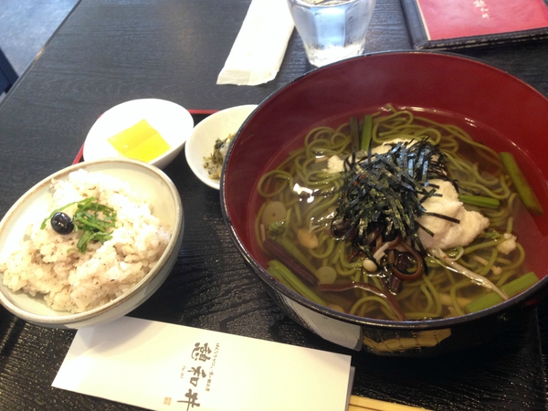 はんなりカフェ　憩和井　さん　で　　ランチ　　☆