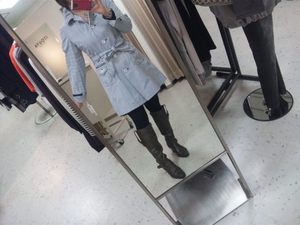 主役なスプリングコート。