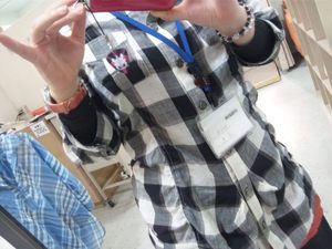 今日の服と、つけてみた。