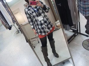 今日の服と、つけてみた。