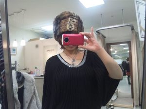 リボン、または髪用ネット。