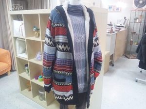 カラフルニット。
