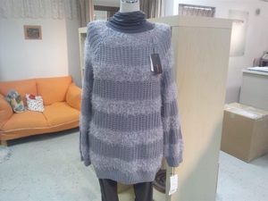 カラフルニット。