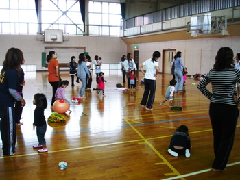 子育てサークル「マザーリーフ」