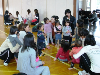 子育てサークル「マザーリーフ」
